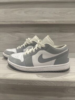Nike Air Jordan 1 Low - White & Light Gray
